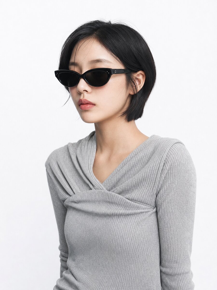 녹턴 캣아이를 착용한 모델
